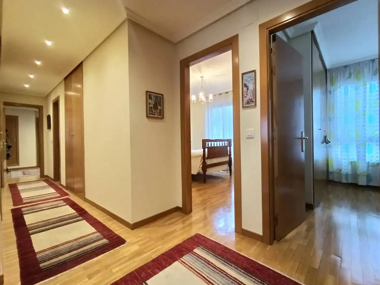 Wohnung zum Verkauf in Burgos mit Heizung, Parkett und Terrasse