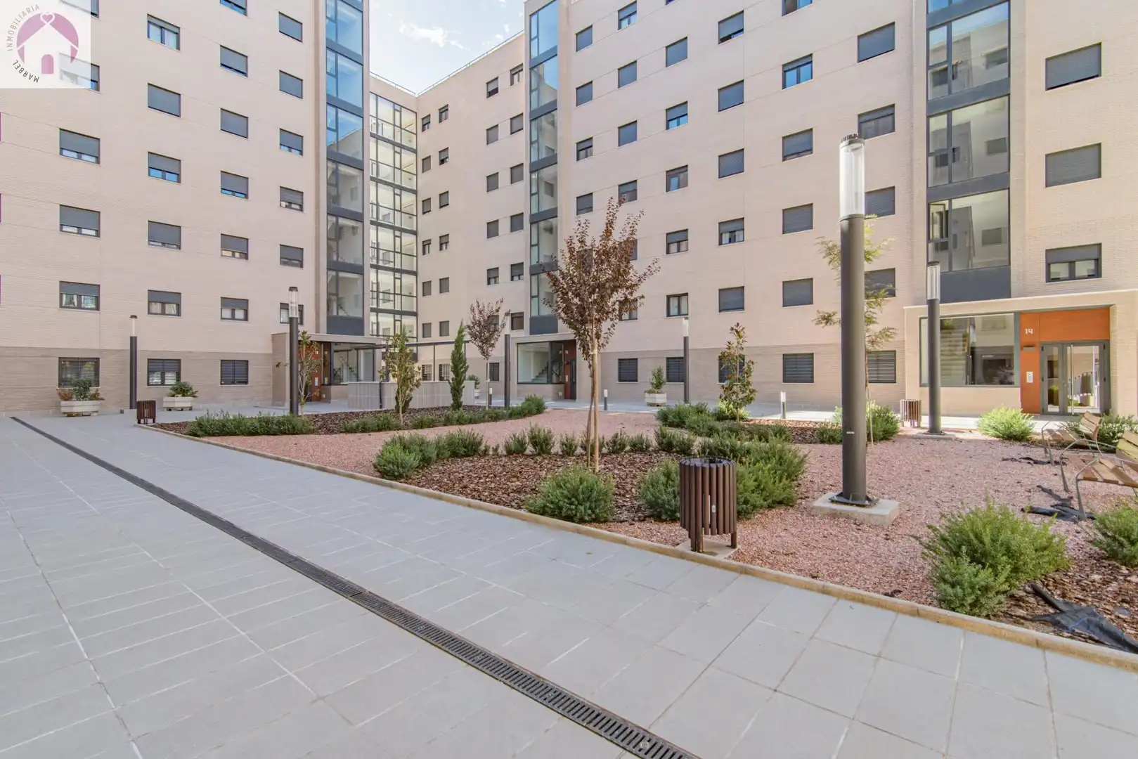Exterior view of Flat for sale in Granada  with Air Conditioner, Heating and Terrace
