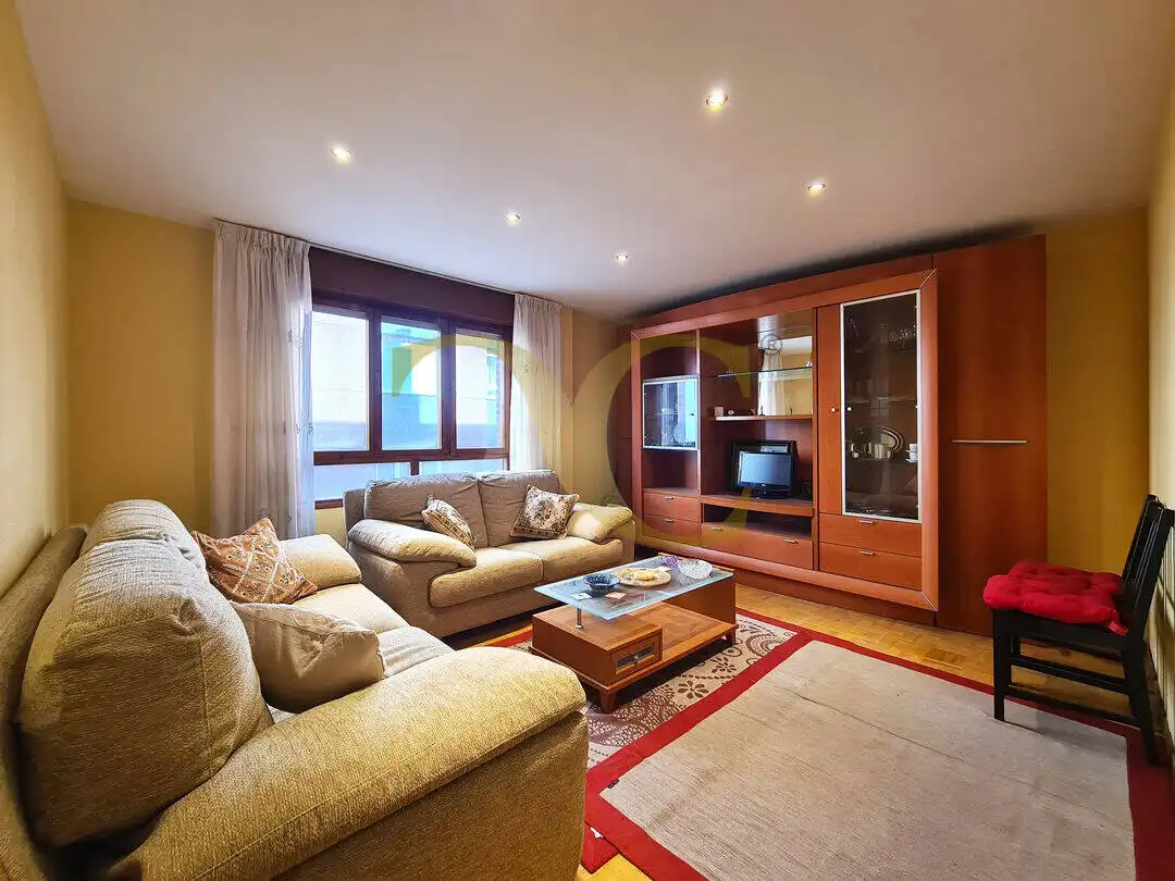 Wohnzimmer von Wohnung zur Miete in Gijón  mit Heizung