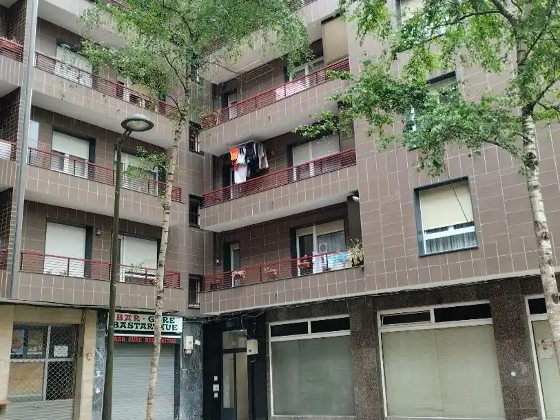 Vista exterior de Pis en venda en Galdakao, Bizkaia