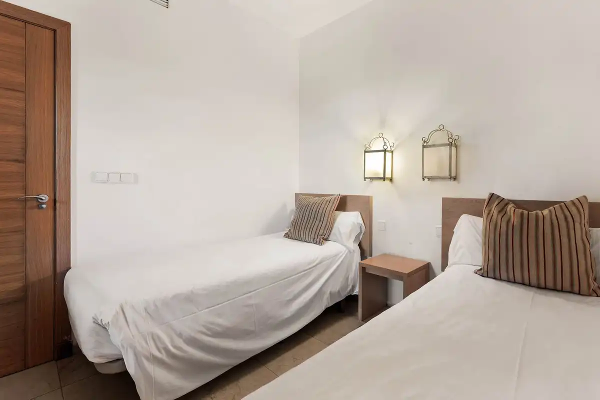 Habitación de Apartamento en venta en Manilva con Aire acondicionado, Terraza y Piscina comunitaria