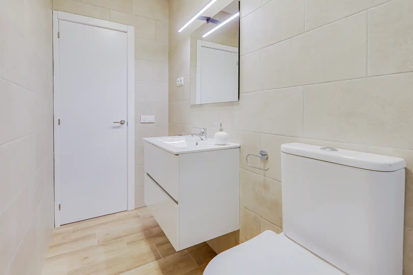 Piso en venta en Carrer Josep Tarradellas, Els Pins