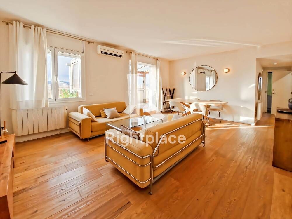 Sala d'estar de Àtic de lloguer en  Barcelona Capital amb Aire condicionat, Calefacció i Moblat
