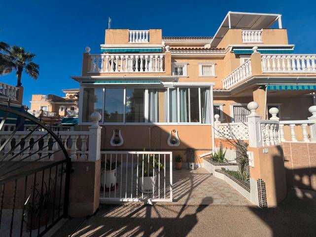 Casa-chalet en Venta en Playa Flamenca