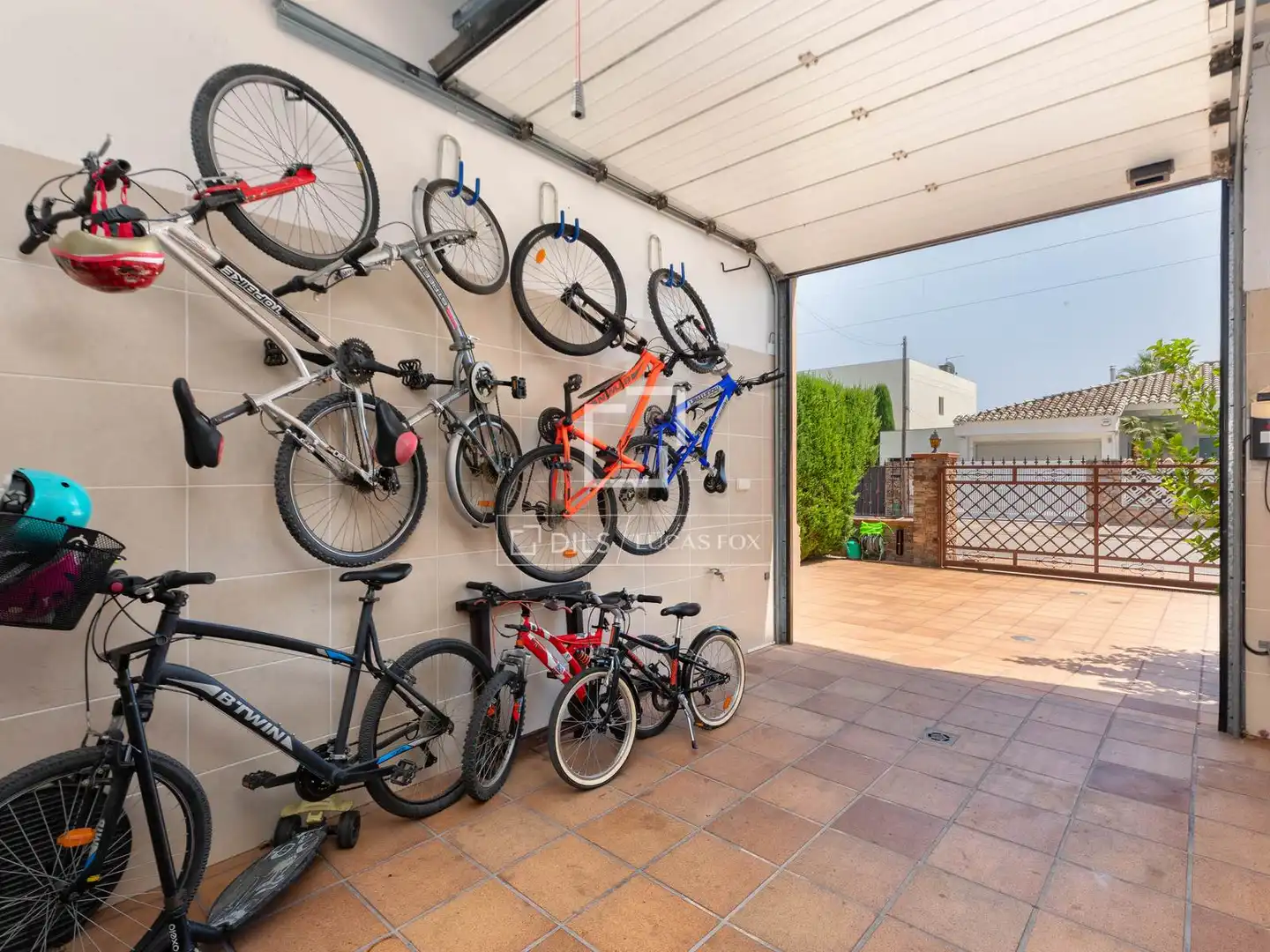 Vista exterior de Casa o chalet en venta en Empuriabrava con Aire acondicionado, Calefacción y Jardín privado