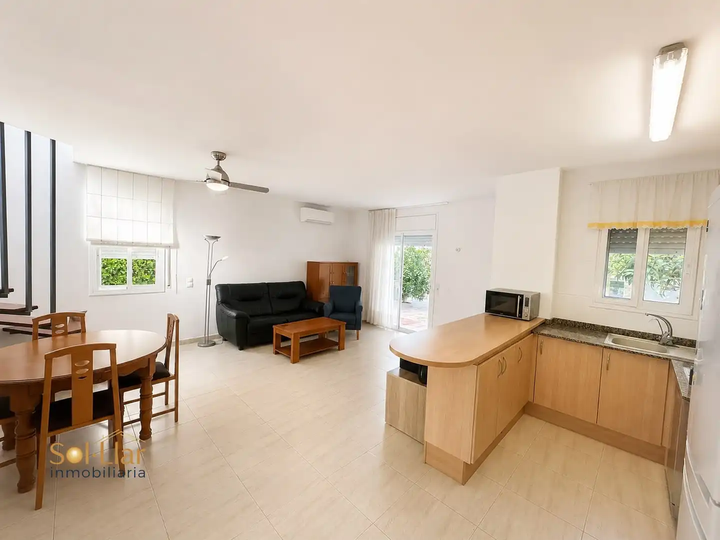 Sala de estar de Casa o chalet en venta en Mont-roig del Camp con Aire acondicionado, Calefacción y Jardín privado