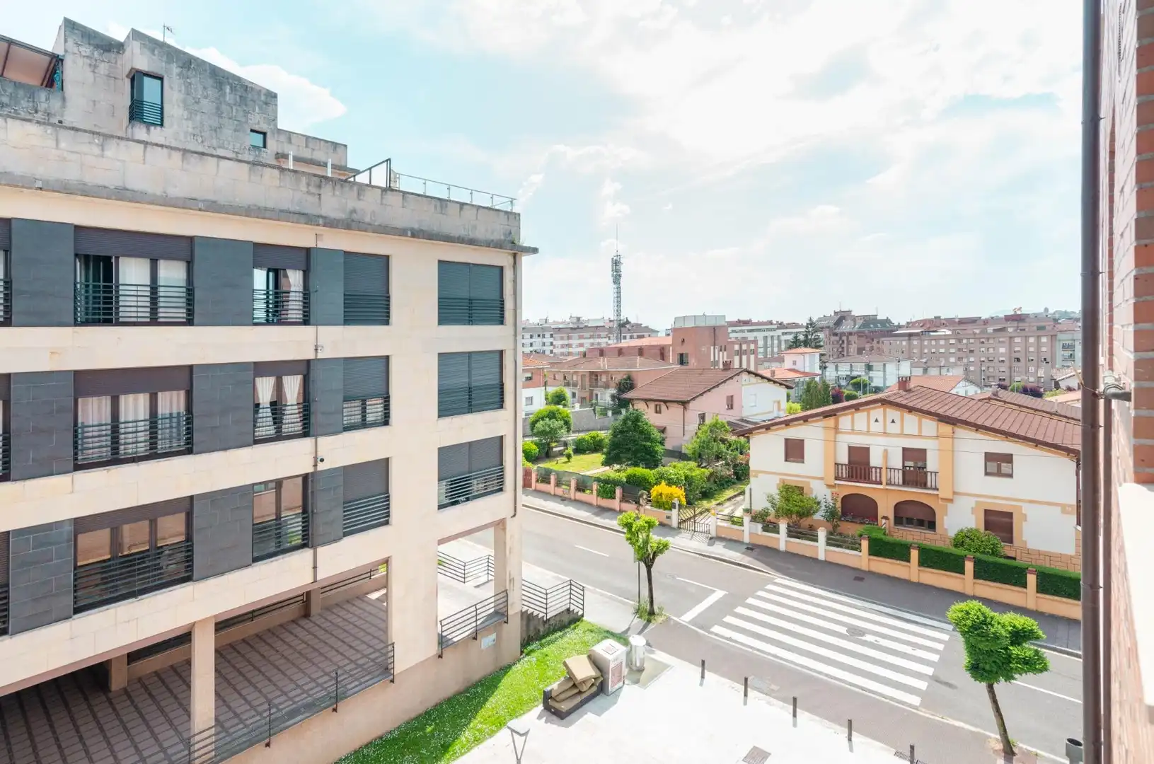 Vista exterior de Piso en venta en Siero con Calefacción, Parquet y Trastero