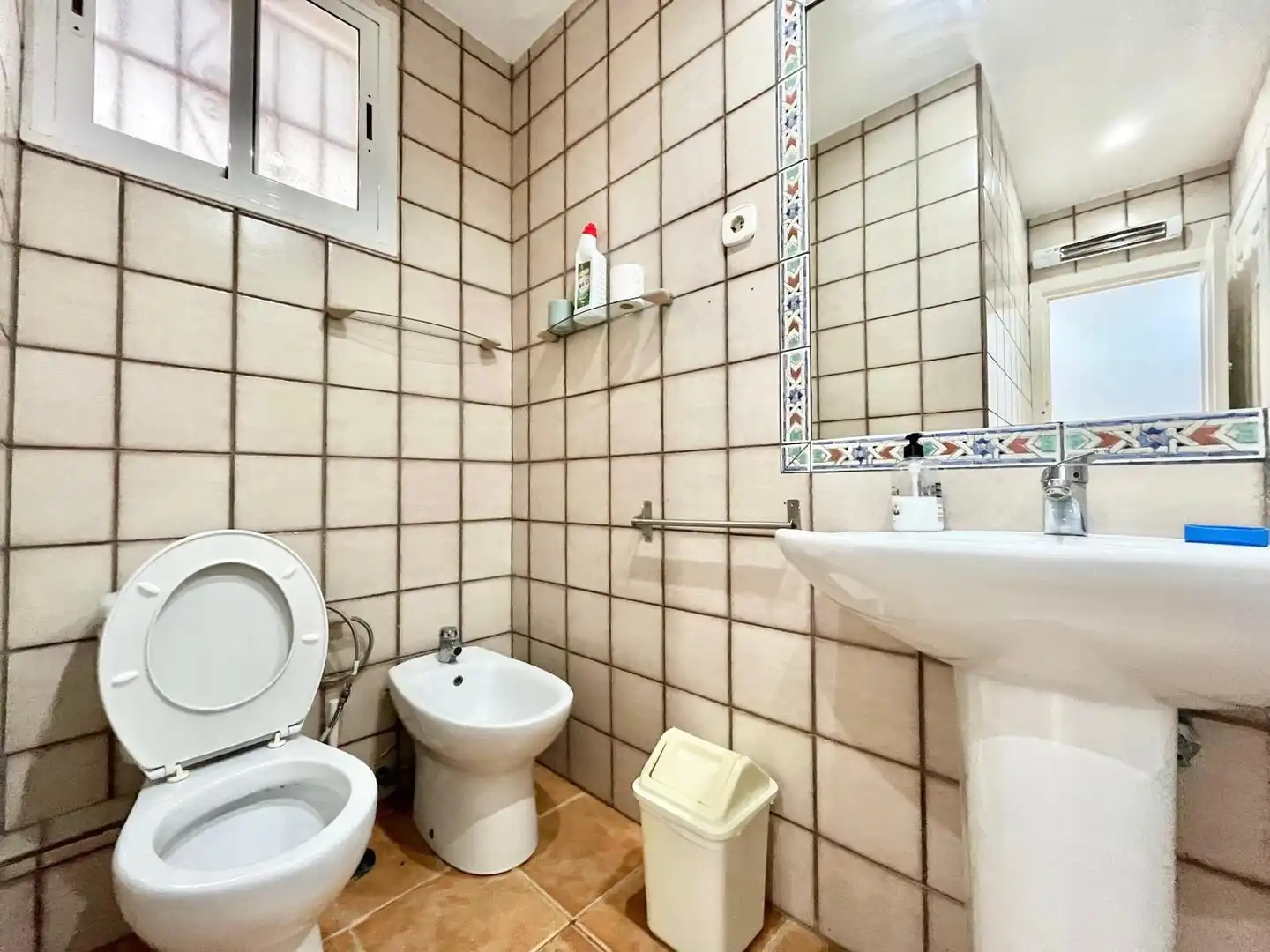 Bathroom of Flat for rent in Torrevieja  with Heating, Parquet flooring and Terrace