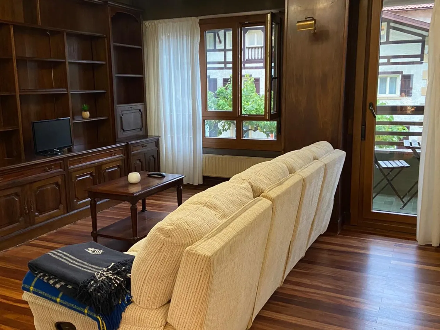 Sala d'estar de Pis de lloguer en Donostia - San Sebastián  amb Calefacció, Terrassa i Moblat