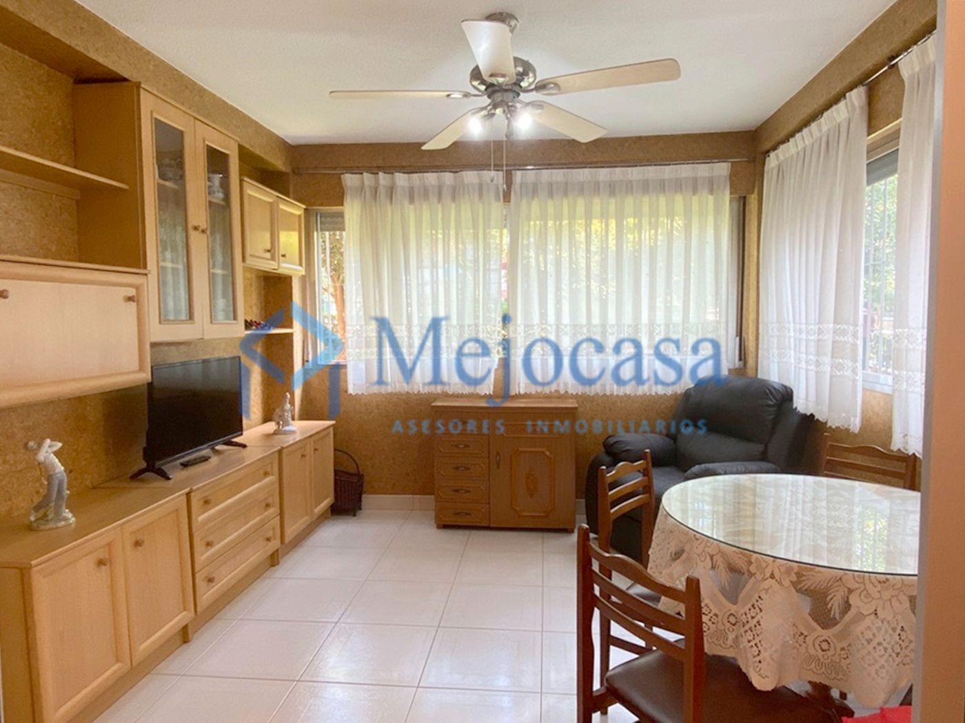 Living room of Flat for sale in  Madrid Capital  with Heating, Private garden and Terrace