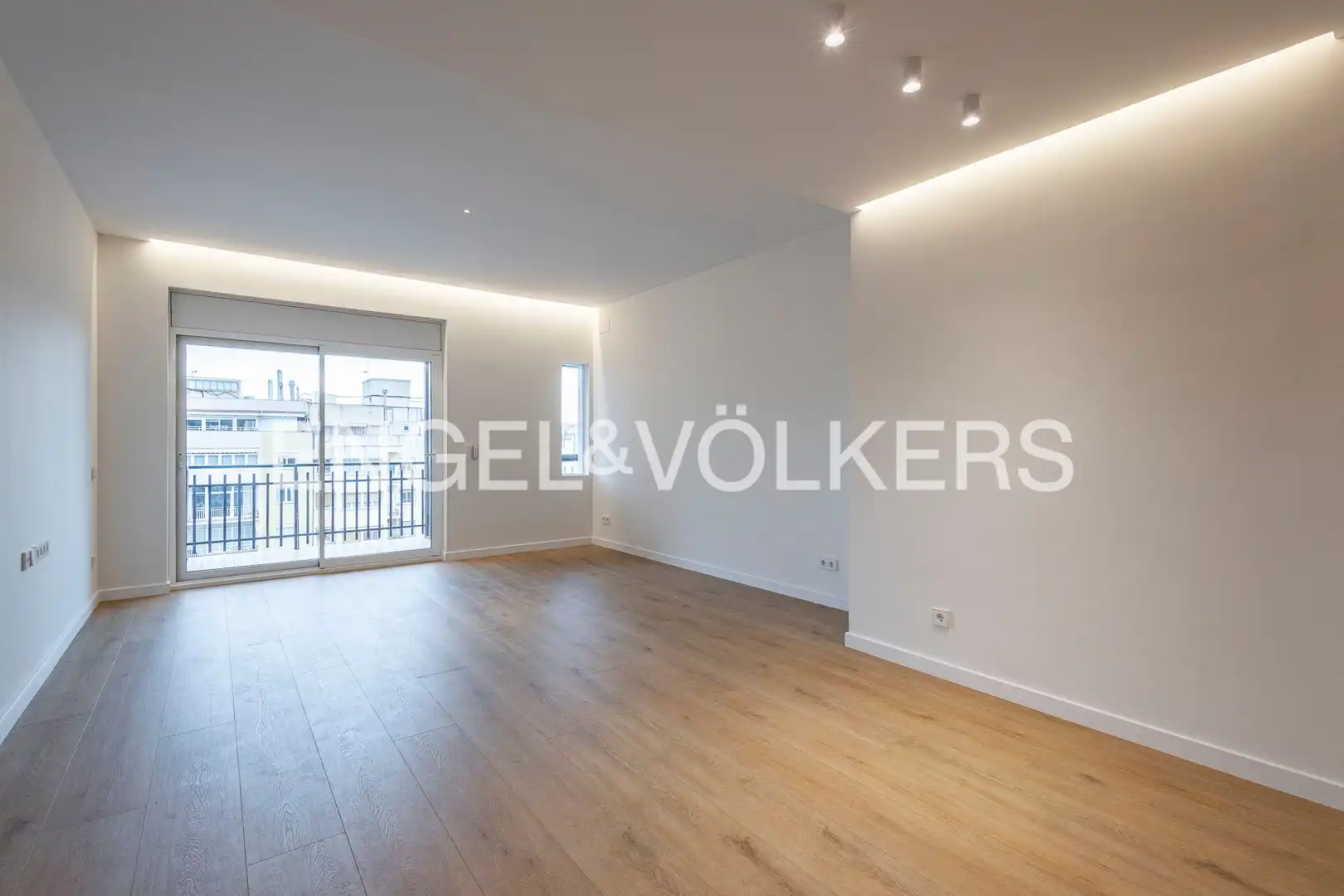 Vista exterior de Piso en venta en Barcelona con Aire acondicionado, Calefacción y Balcón