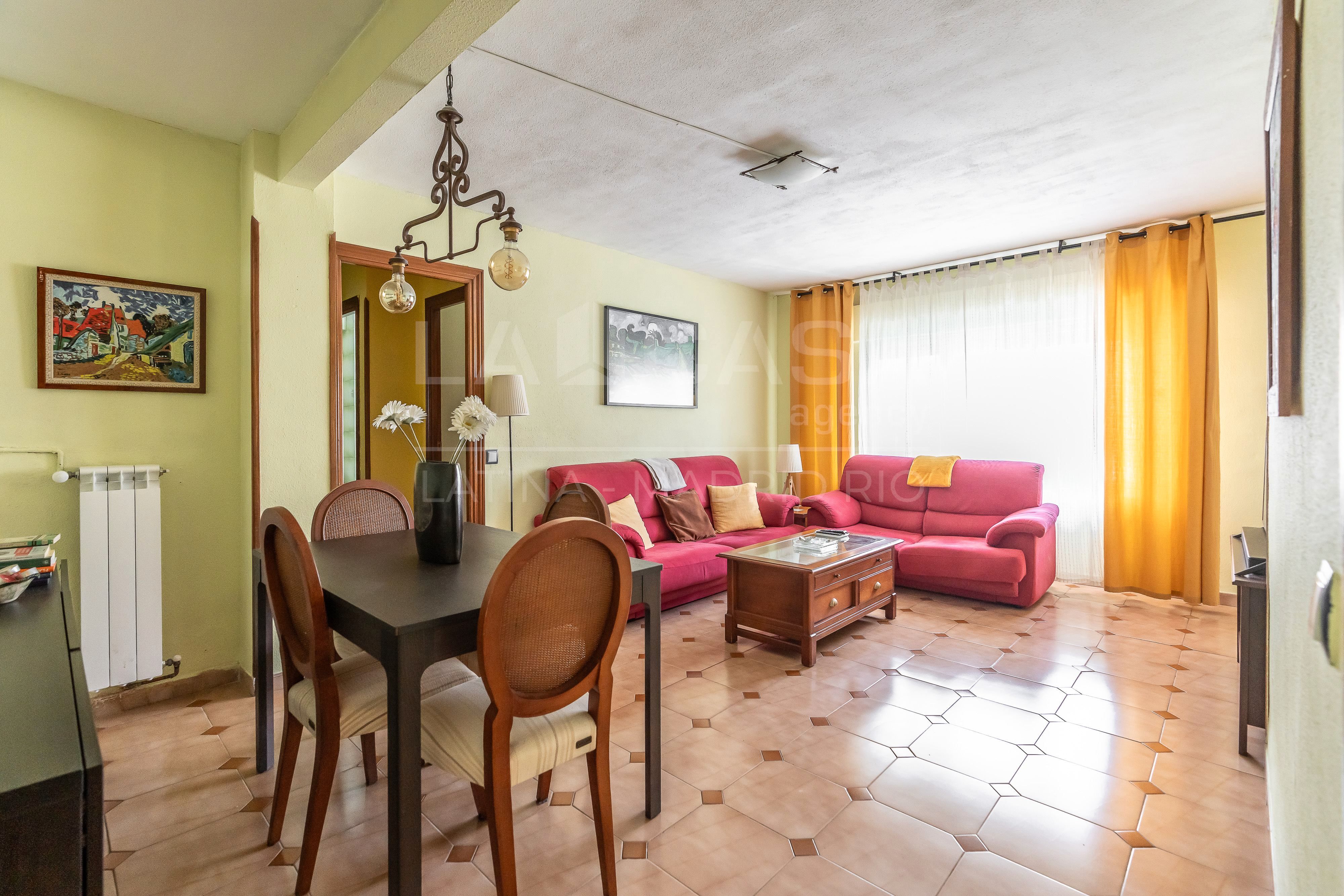 Sala de estar de Piso en venta en  Madrid Capital con Calefacción y Terraza