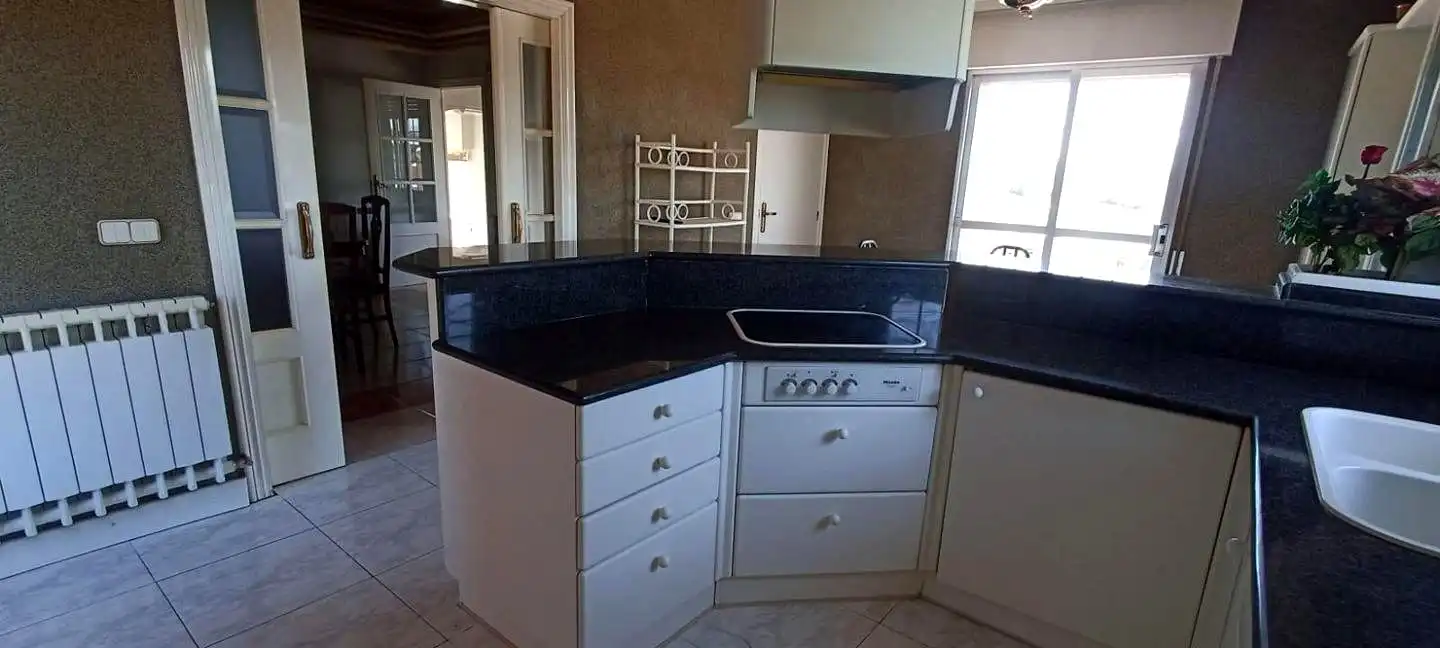 Cocina de Casa o chalet en venta en Villamediana de Iregua con Aire acondicionado, Calefacción y Jardín privado