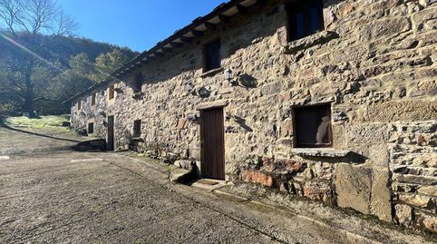 VENTA DE DOS CABAÑAS REFORMADAS EN VEGA DE PAS