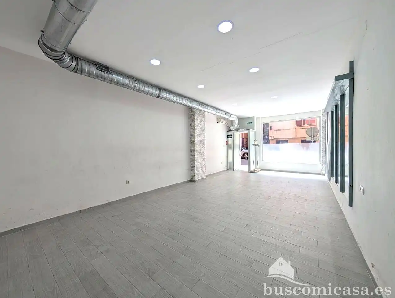 Commercial properties for rent in Linares  with Air Conditioner