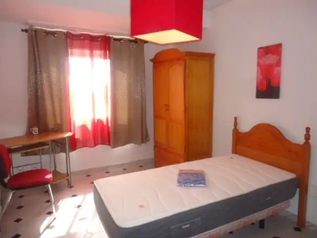 Bedroom of Flat for rent in Granada  with Air Conditioner, Furnished and Washing machine