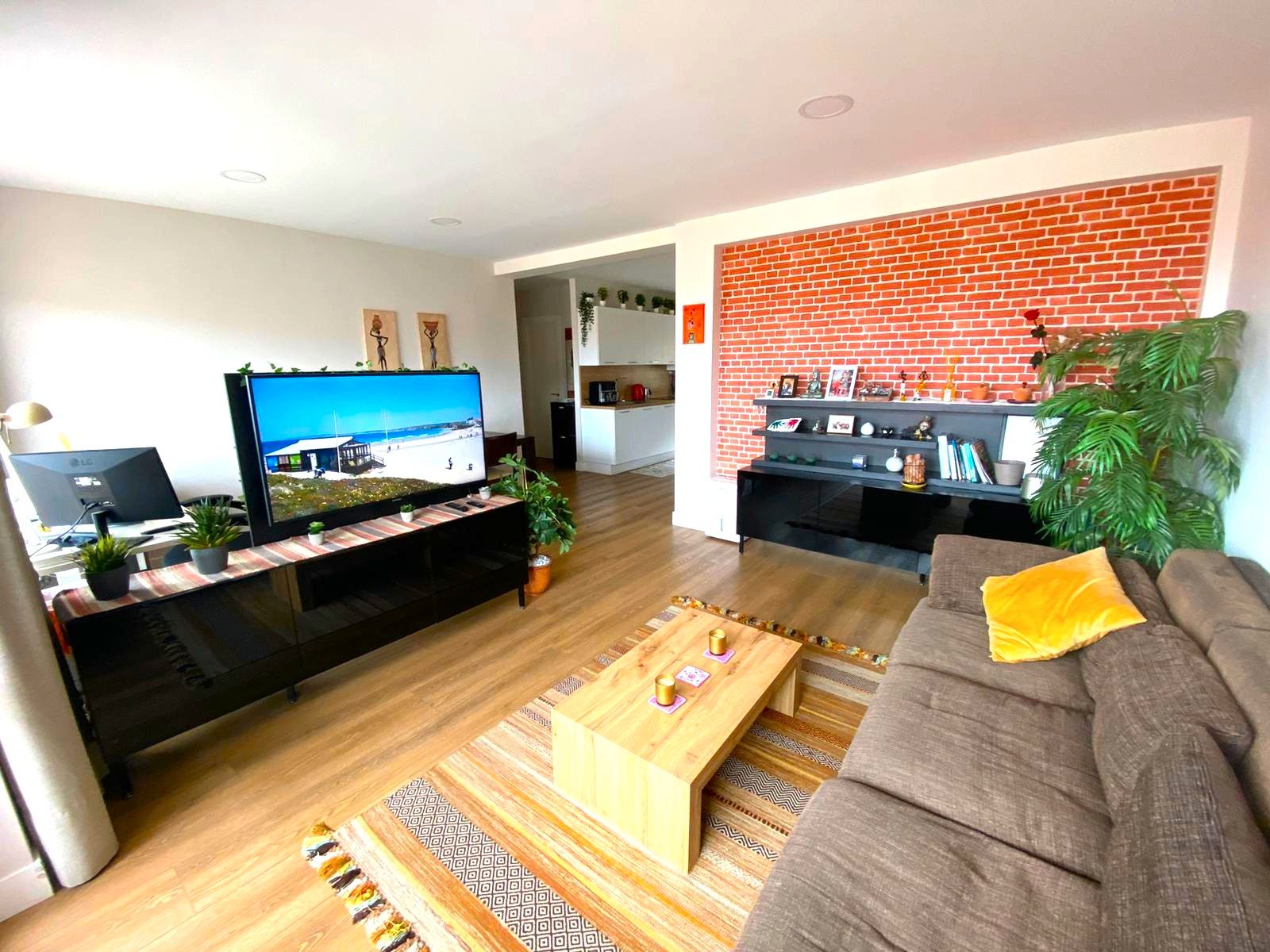 Living room of Flat for sale in Castro-Urdiales  with Heating, Terrace and Oven