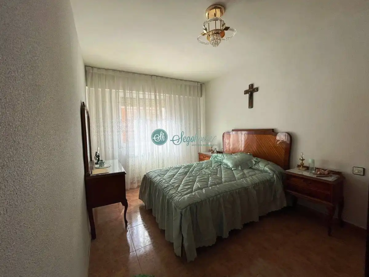 Bedroom of Flat for sale in Segovia  with Heating, Terrace and Furnished