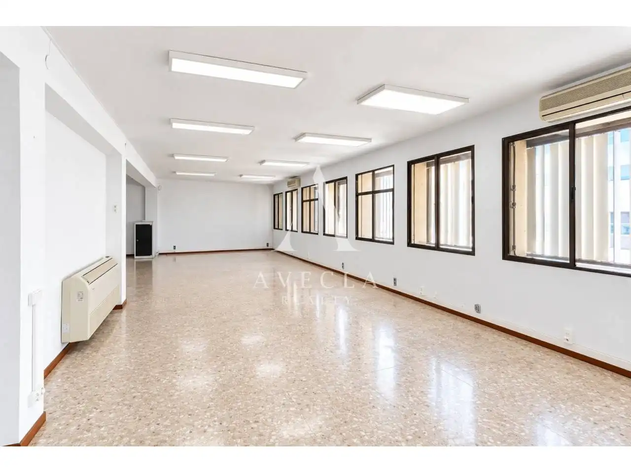 Nave industrial de alquiler en Cornellà de Llobregat