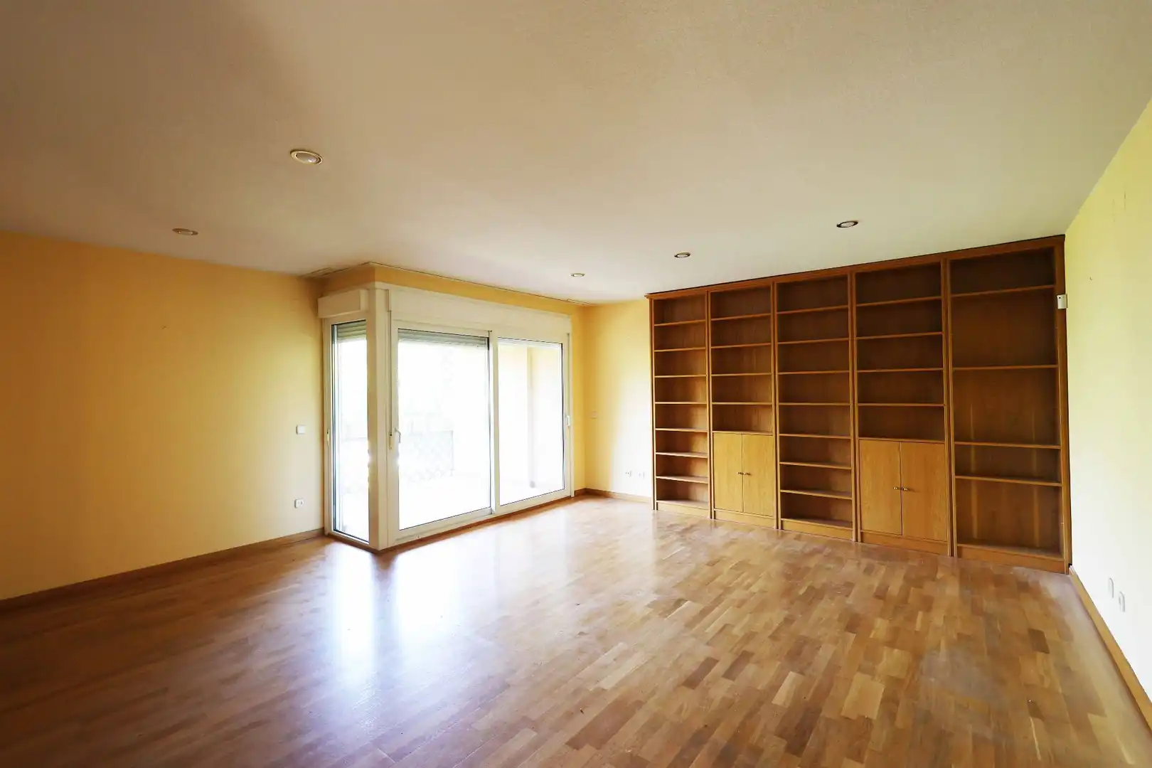 Sala d'estar de Dúplex en venda en San Lorenzo de El Escorial amb Calefacció, Terrassa i Piscina comunitària