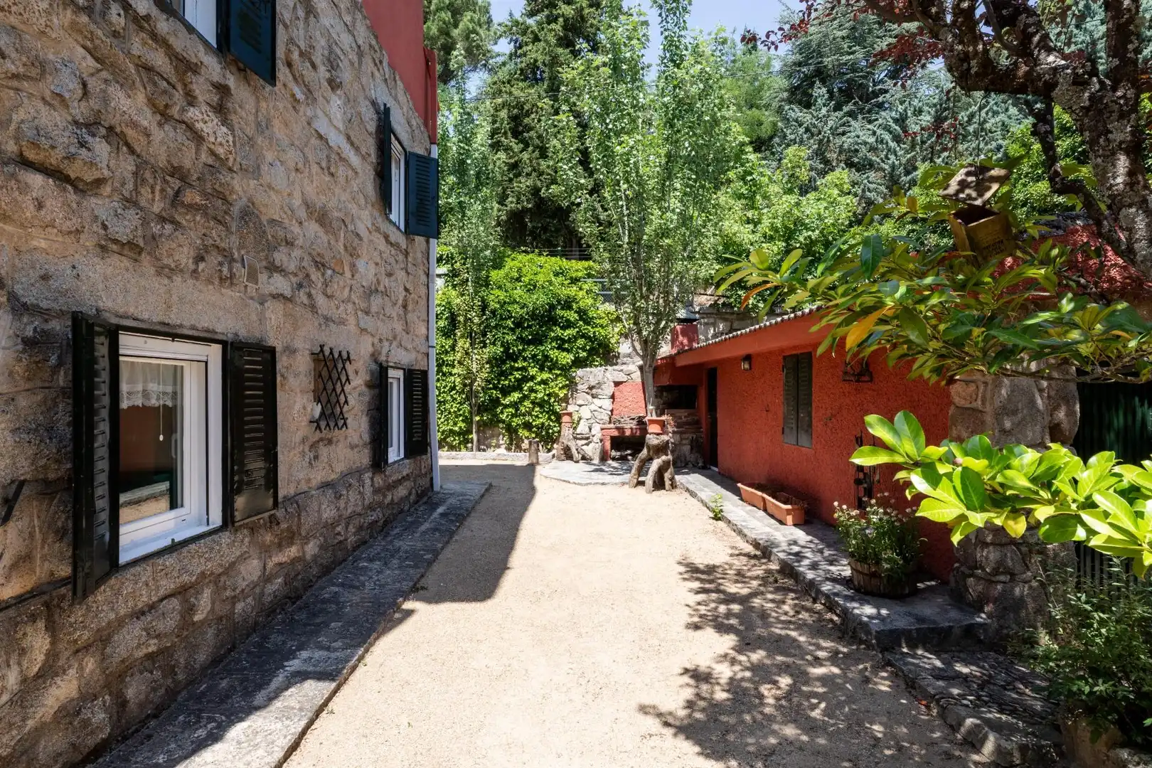 Vista exterior de Casa o chalet en venta en Navacerrada con Calefacción y Jardín privado