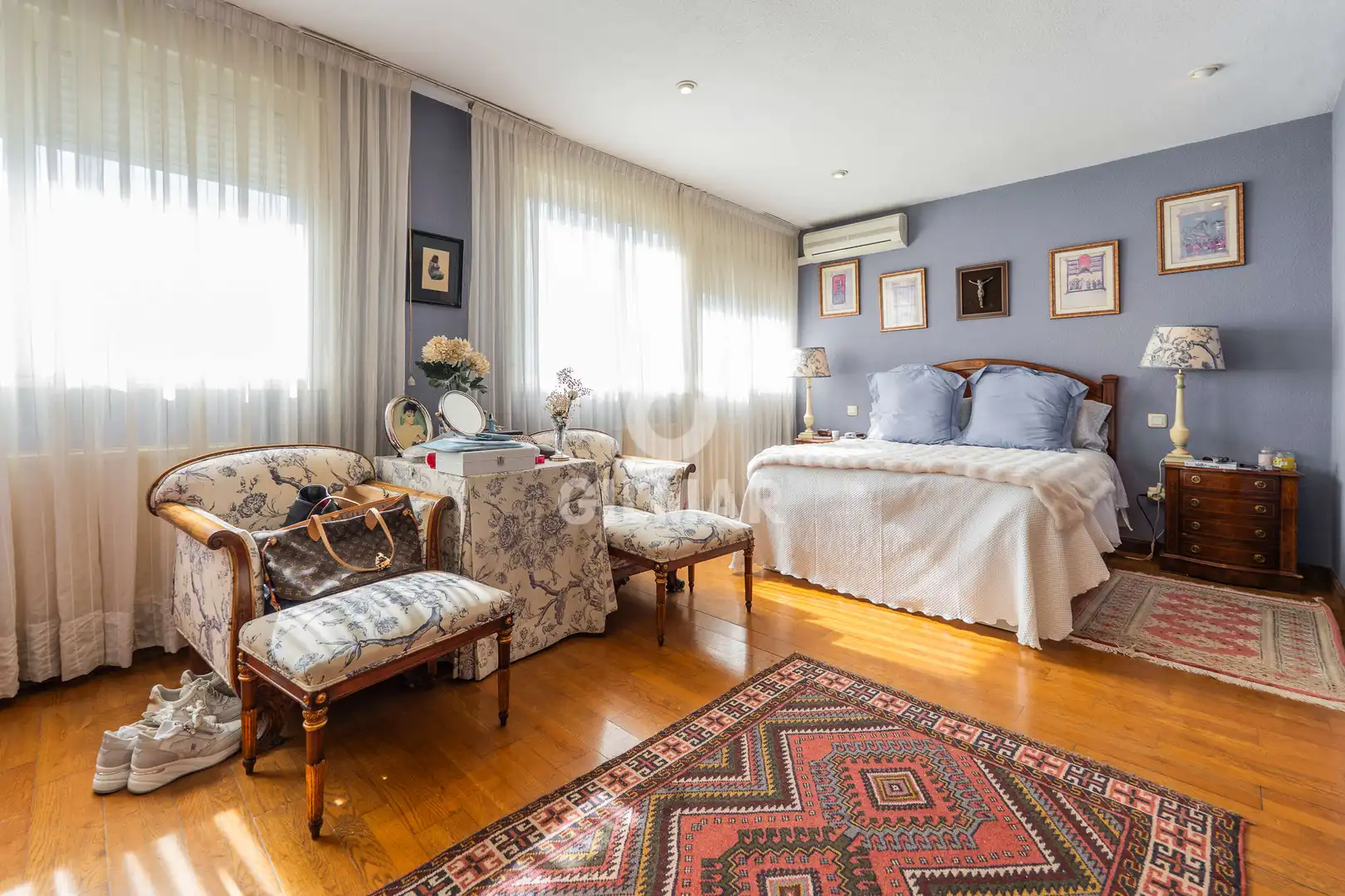 Schlafzimmer von Einfamilien-Reihenhaus zum Verkauf in Pozuelo de Alarcón mit Heizung, Privatgarten und Schwimmbad