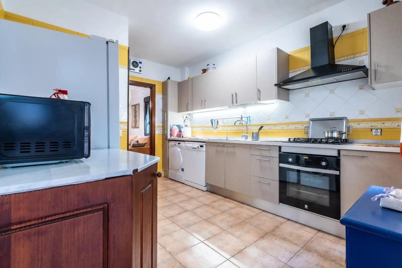 Kitchen of Flat for sale in Adeje  with Private garden, Terrace and Balcony