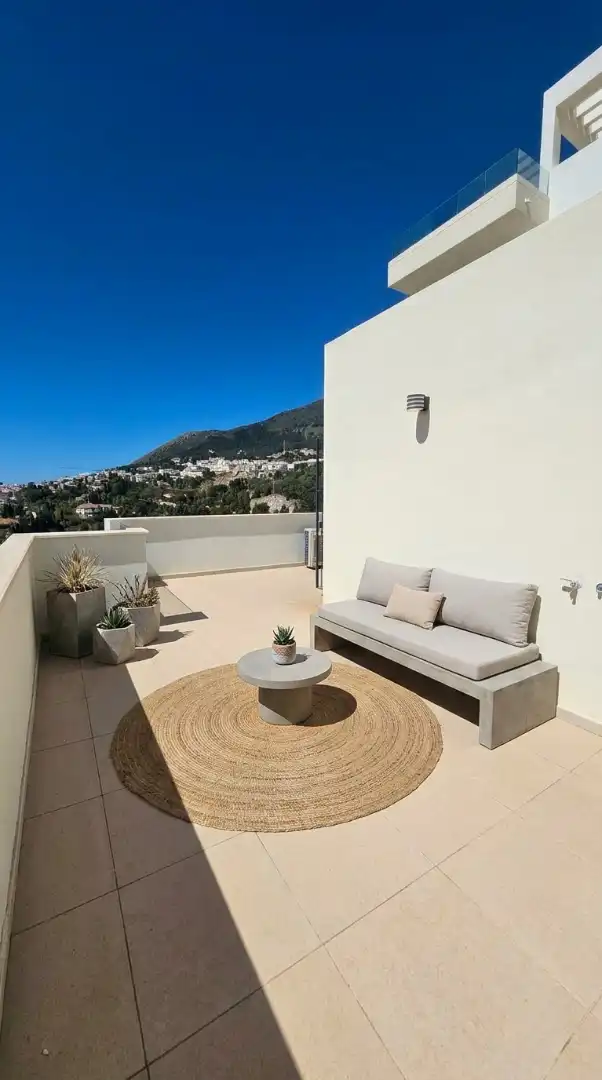 Semi-detached house with pool for sale in Montealto - Monterrey