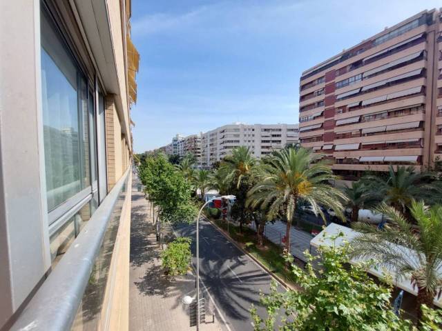 Piso en Alquiler en Óscar Esplá en Benalúa