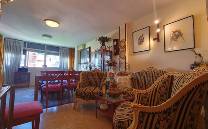 Sala d'estar de Pis en venda en  Madrid Capital amb Calefacció i Terrassa