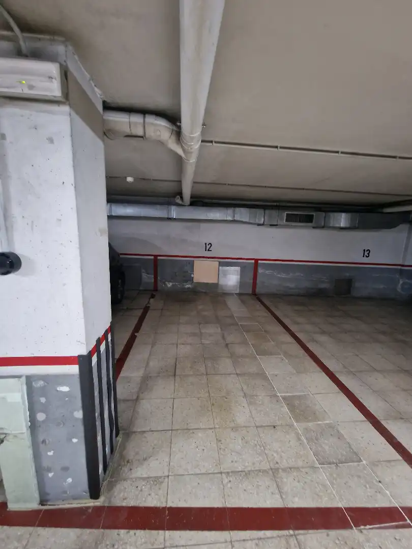 Parking de Piso en venta en Narón con Calefacción, Parquet y Trastero