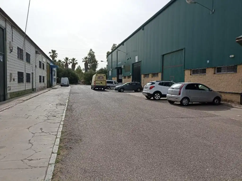 Industrial building for sale in Calle Álamo Negro 12, imagen 4