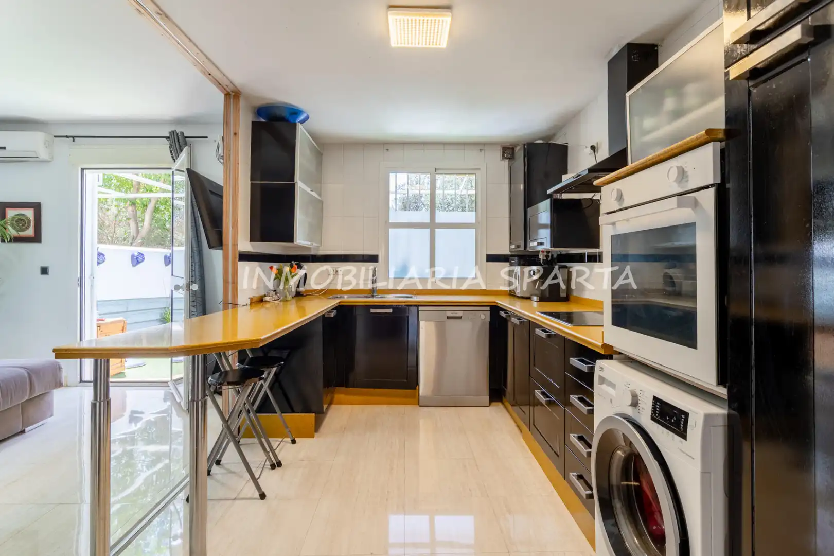 Kitchen of Detached homes for sale in Espartinas  with Air Conditioner and Heating