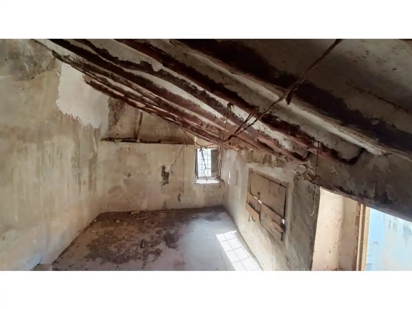 Casa o xalet en venda en Villar del Arzobispo amb Terrassa i Balcó