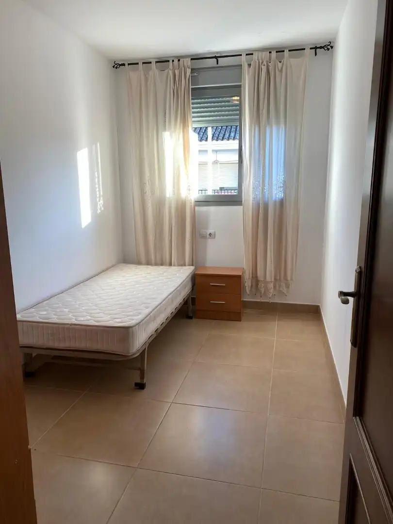 Flat for sale in Avenida de Libia, Viñuela - Rescatado