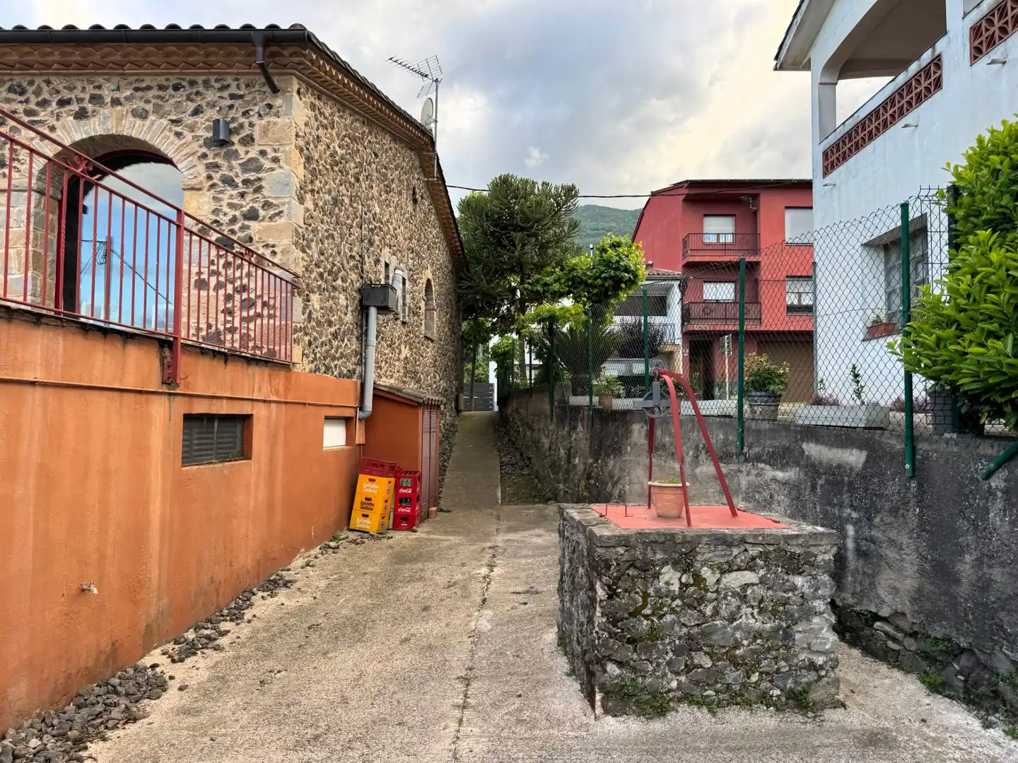 Vista exterior de Casa o chalet en venta en Les Planes d'Hostoles con Terraza y Trastero
