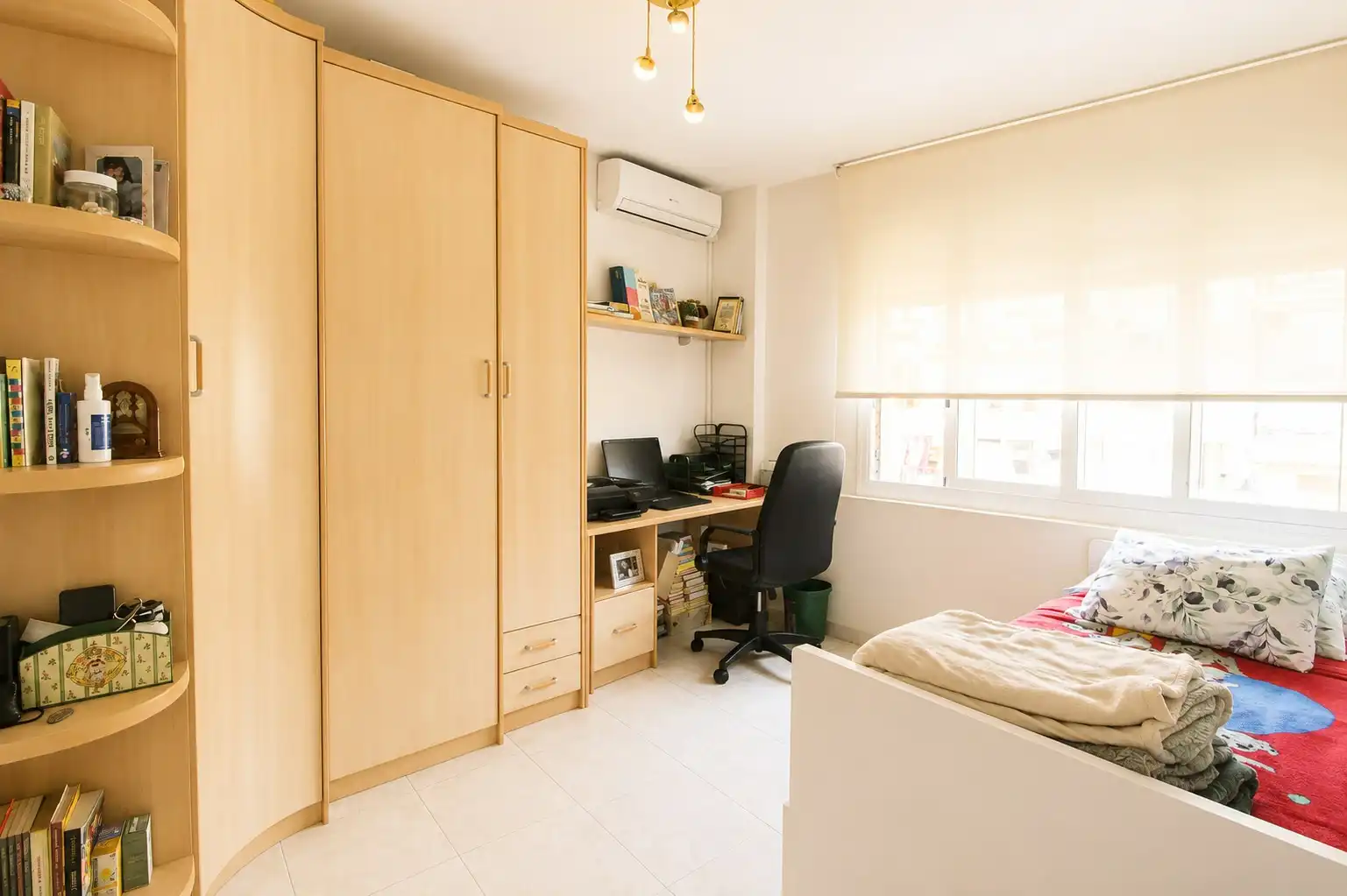 Bedroom of Duplexes for sale in L'Hospitalet de Llobregat  with Air Conditioner, Heating and Terrace