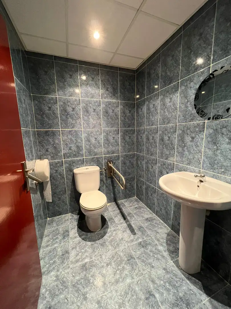 Bany de Local en venda en La Pobla de Farnals amb Aire condicionat i Calefacció