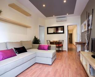 Living room of Apartment to rent in  Barcelona Capital  with Air Conditioner, Heating and Parquet flooring