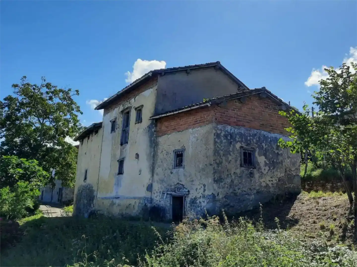 Vista exterior de Piso en venta en Piloña