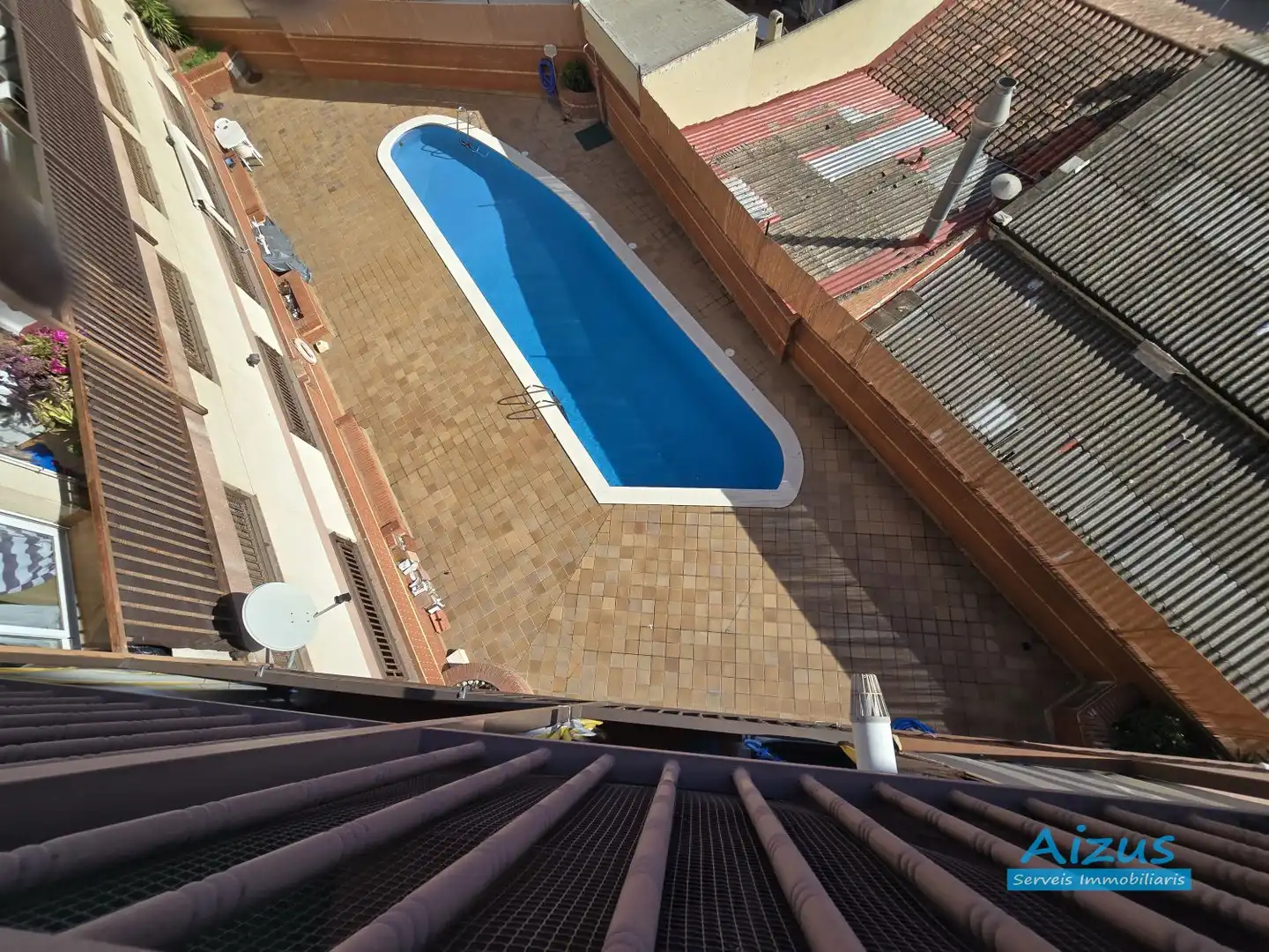 Piscina de Dúplex en venta en Rubí con Parquet, Terraza y Balcón