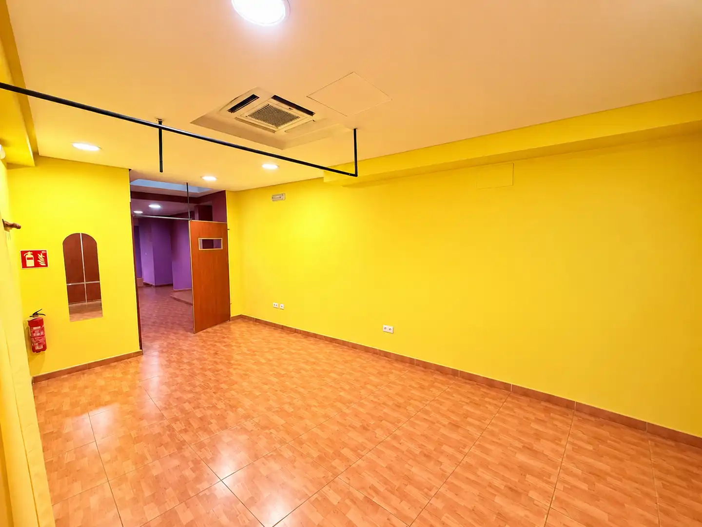 Business premises for sale in Carrer de Font i Monteros, imagen 12