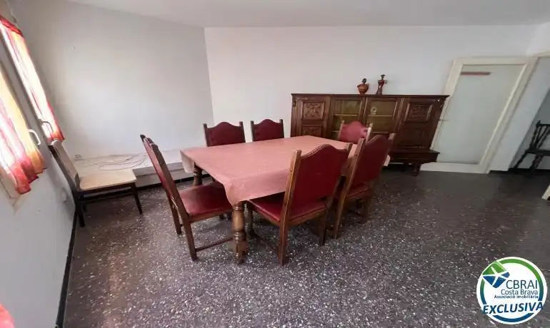 Menjador de Pis en venda en Cadaqués amb Moblat, Forn i Microones