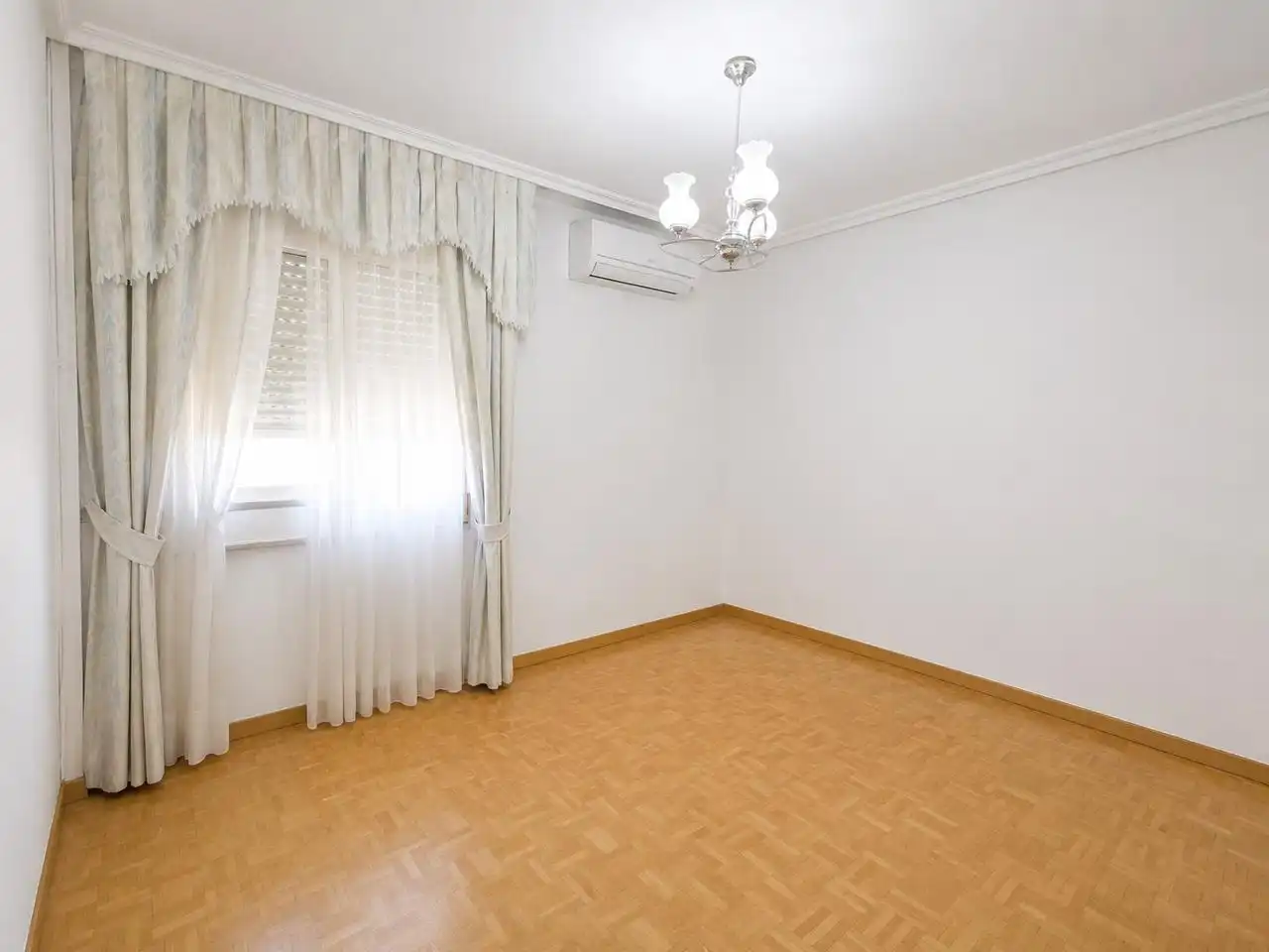 Habitación de Piso en venta en Madrid con Aire acondicionado, Calefacción y Parquet