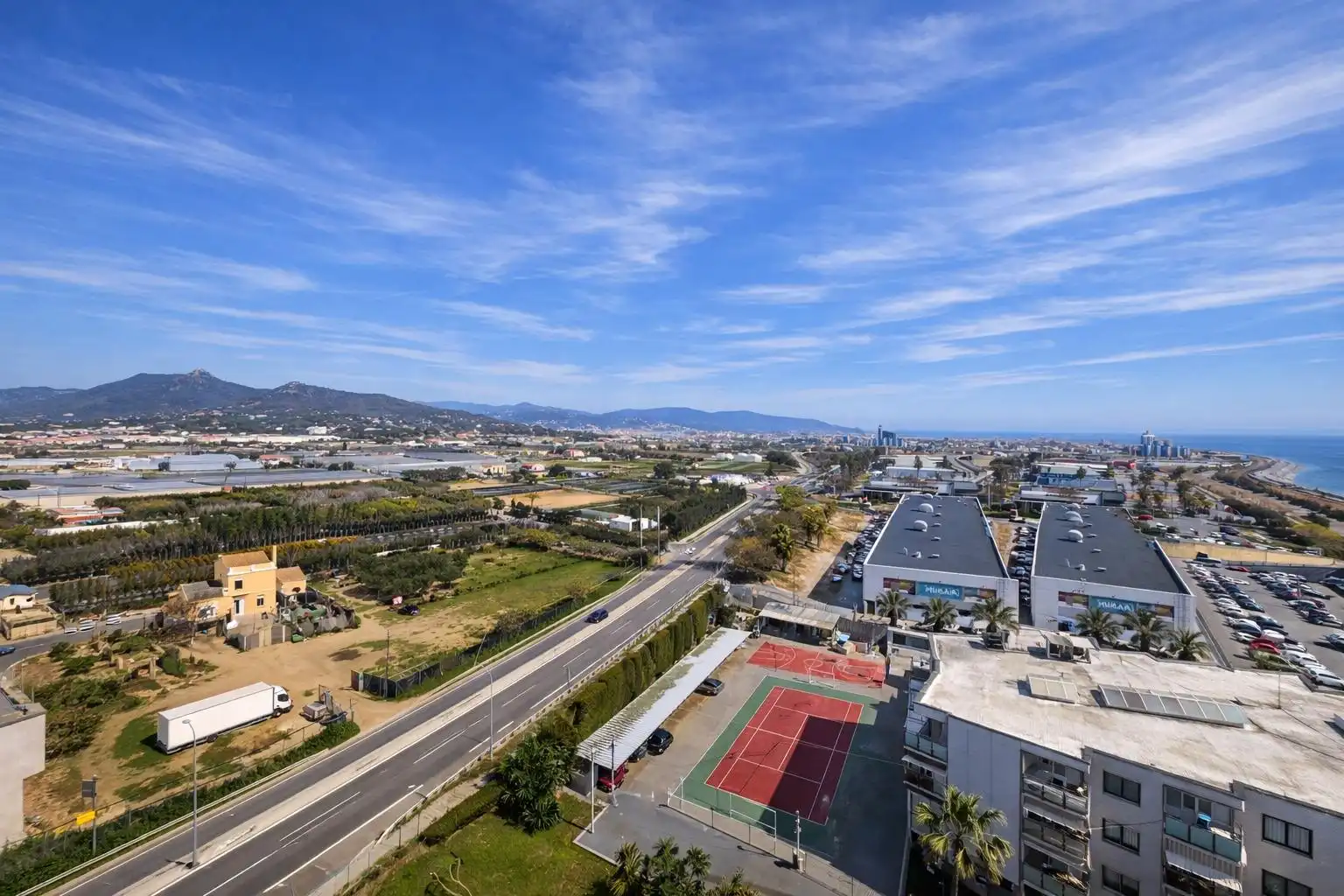 Vista exterior de Ático en venta en Cabrera de Mar con Balcón y Piscina comunitaria