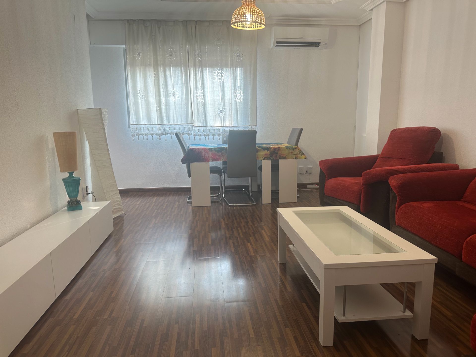 Sala d'estar de Pis de lloguer en Cartagena amb Aire condicionat, Terrassa i Moblat