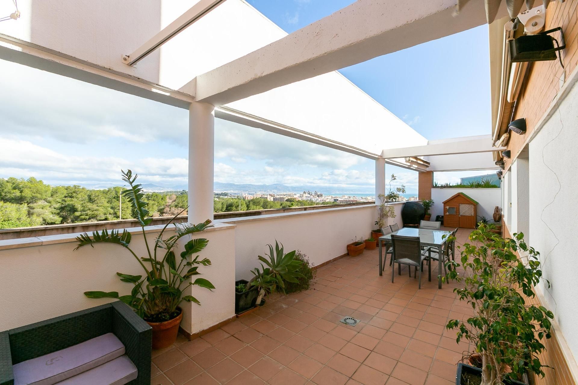 Terrassa de Àtic en venda en Torremolinos amb Aire condicionat, Jardí privat i Parquet