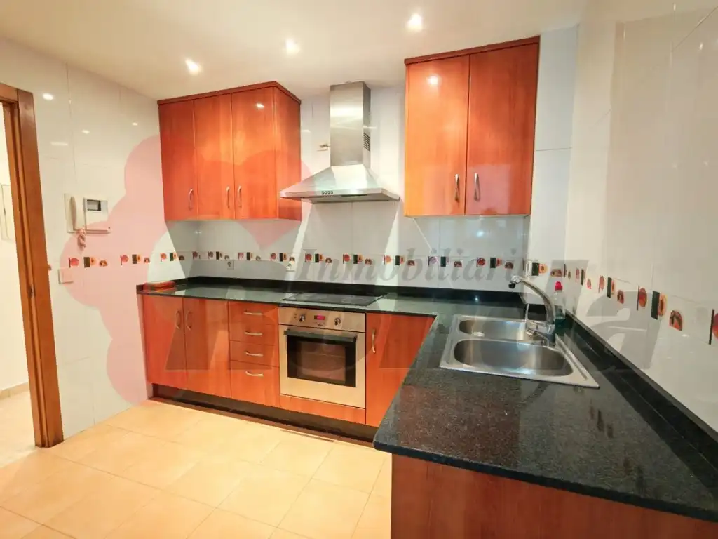 Cuina de Apartament de lloguer en Lugo amb Moblat