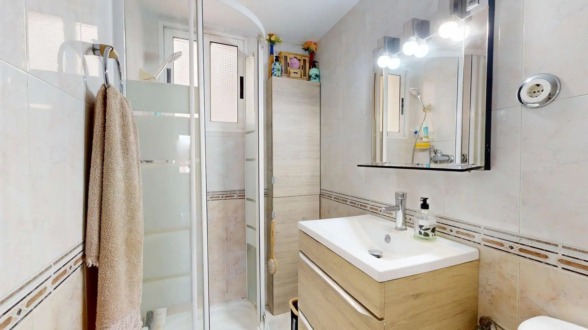 Baño de Piso en venta en Zaragoza con Aire acondicionado, Calefacción y Amueblado