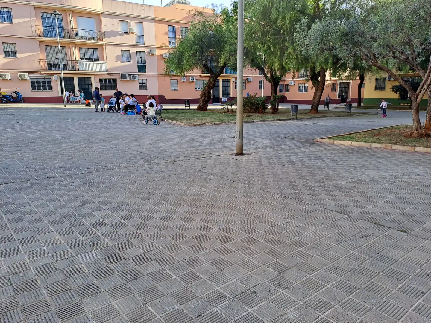 Aparcament de Pis de lloguer en Dos Hermanas amb Aire condicionat, Calefacció i Terrassa